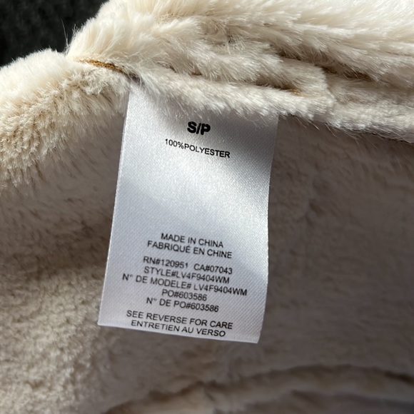 Faux shearling fur vest - Picture 4 of 5